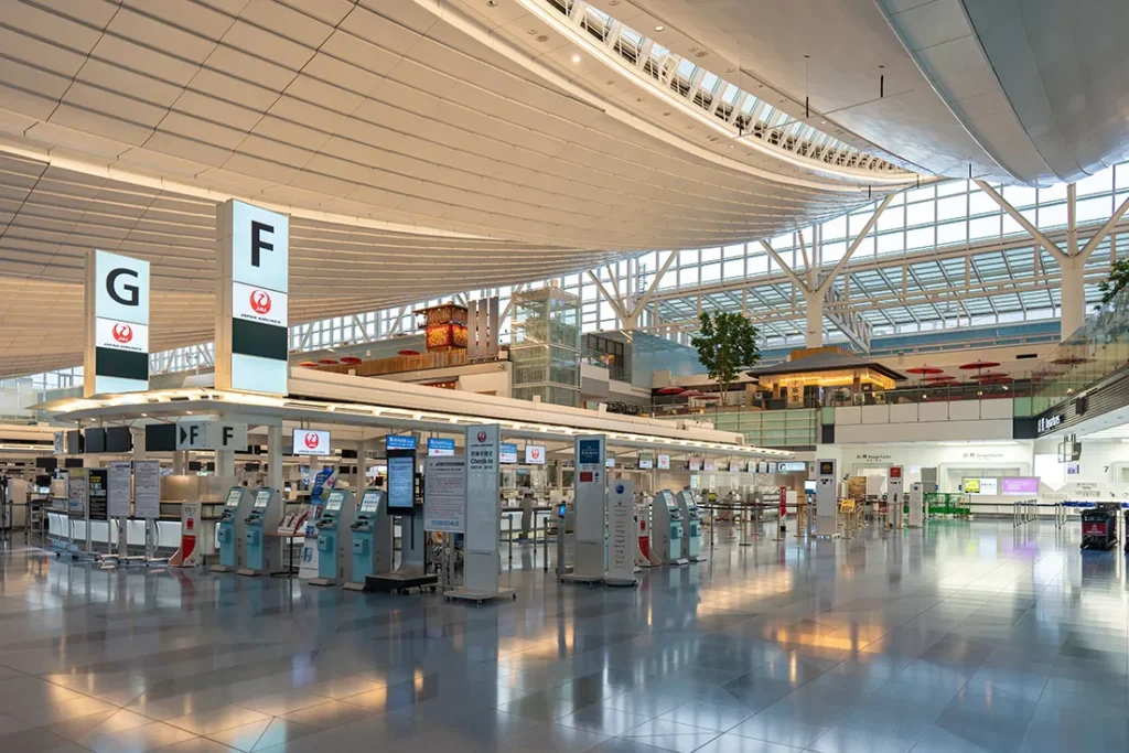 羽田空港チェックインカウンター