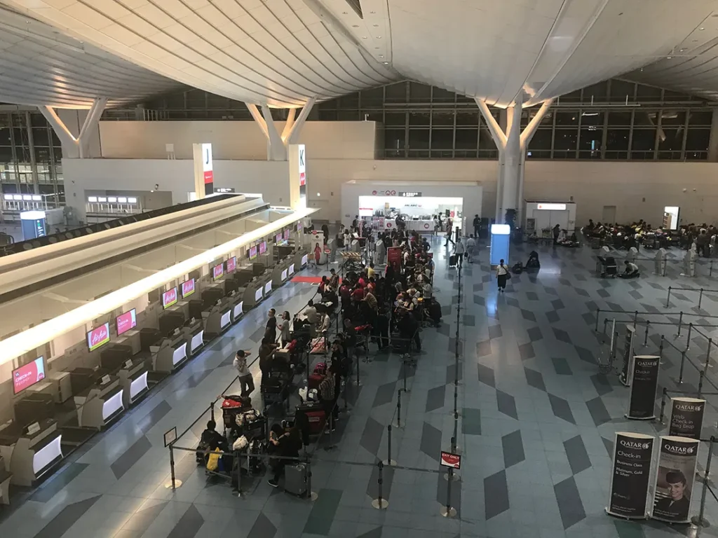 羽田空港チェックインカウンター俯瞰