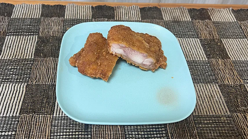 ファミリーマートのファミチキ断面
