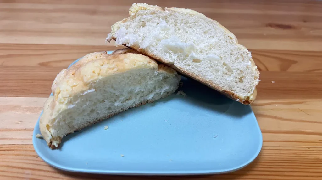 ローソンのメロンパン断面